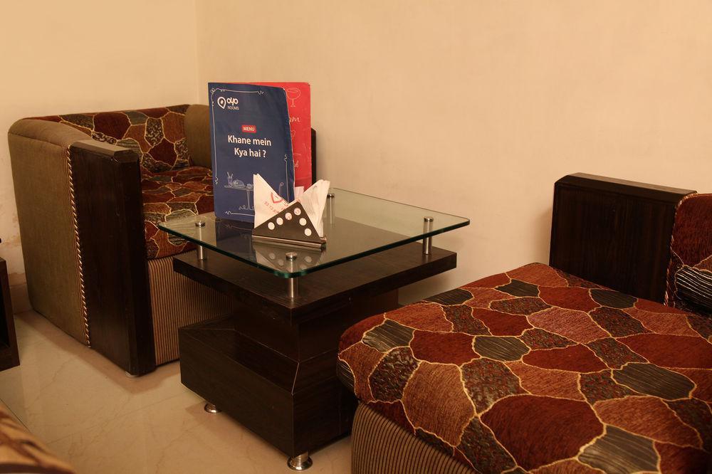 Oyo 905 Galaxy View Hotel Allāhābād Junction Buitenkant foto