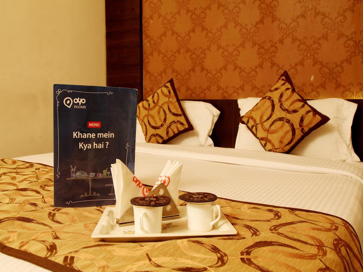 Oyo 905 Galaxy View Hotel Allāhābād Junction Buitenkant foto