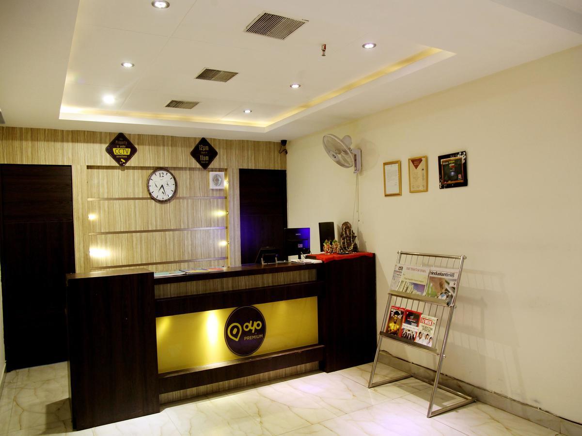 Oyo 905 Galaxy View Hotel Allāhābād Junction Buitenkant foto