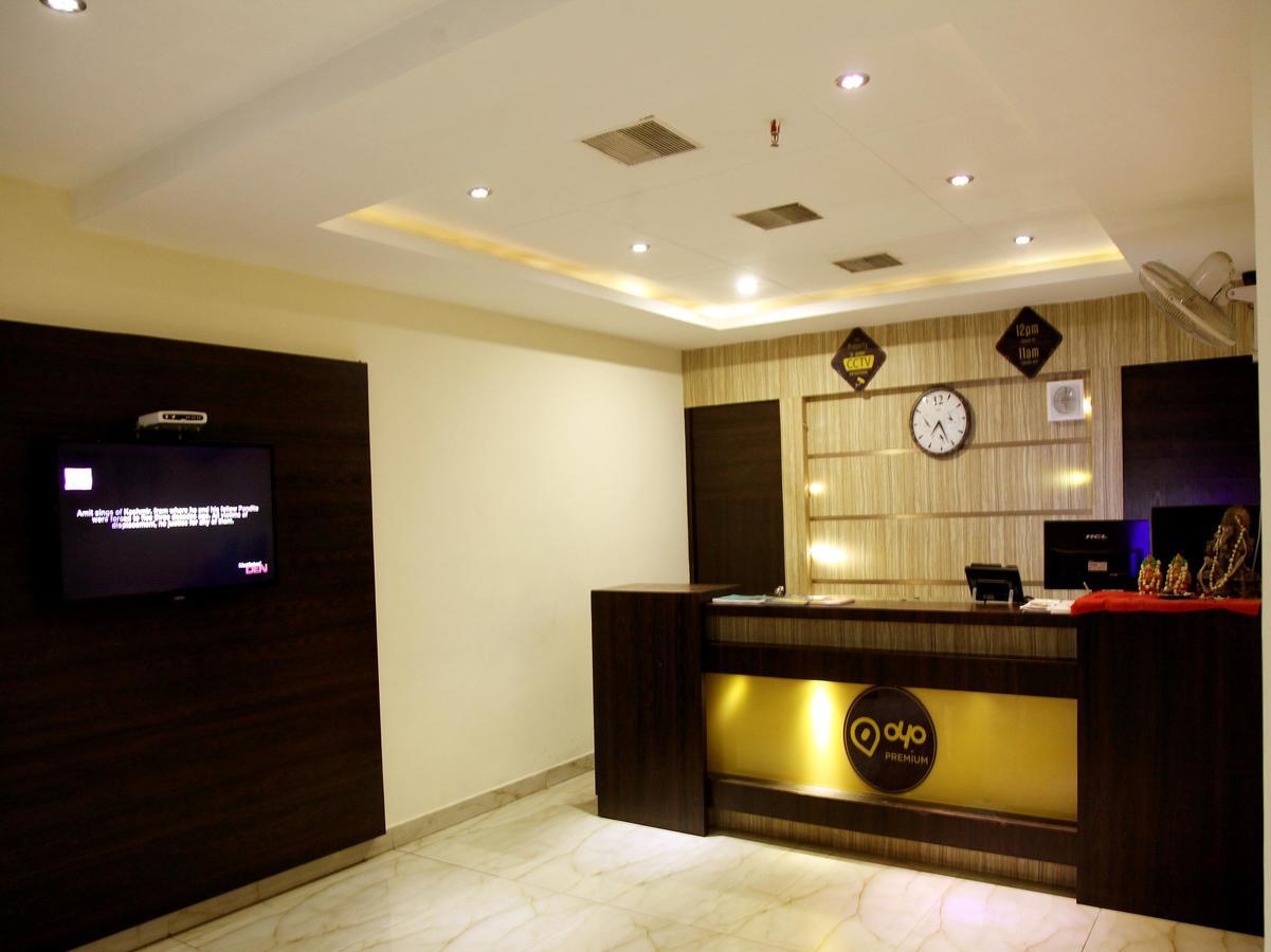 Oyo 905 Galaxy View Hotel Allāhābād Junction Buitenkant foto