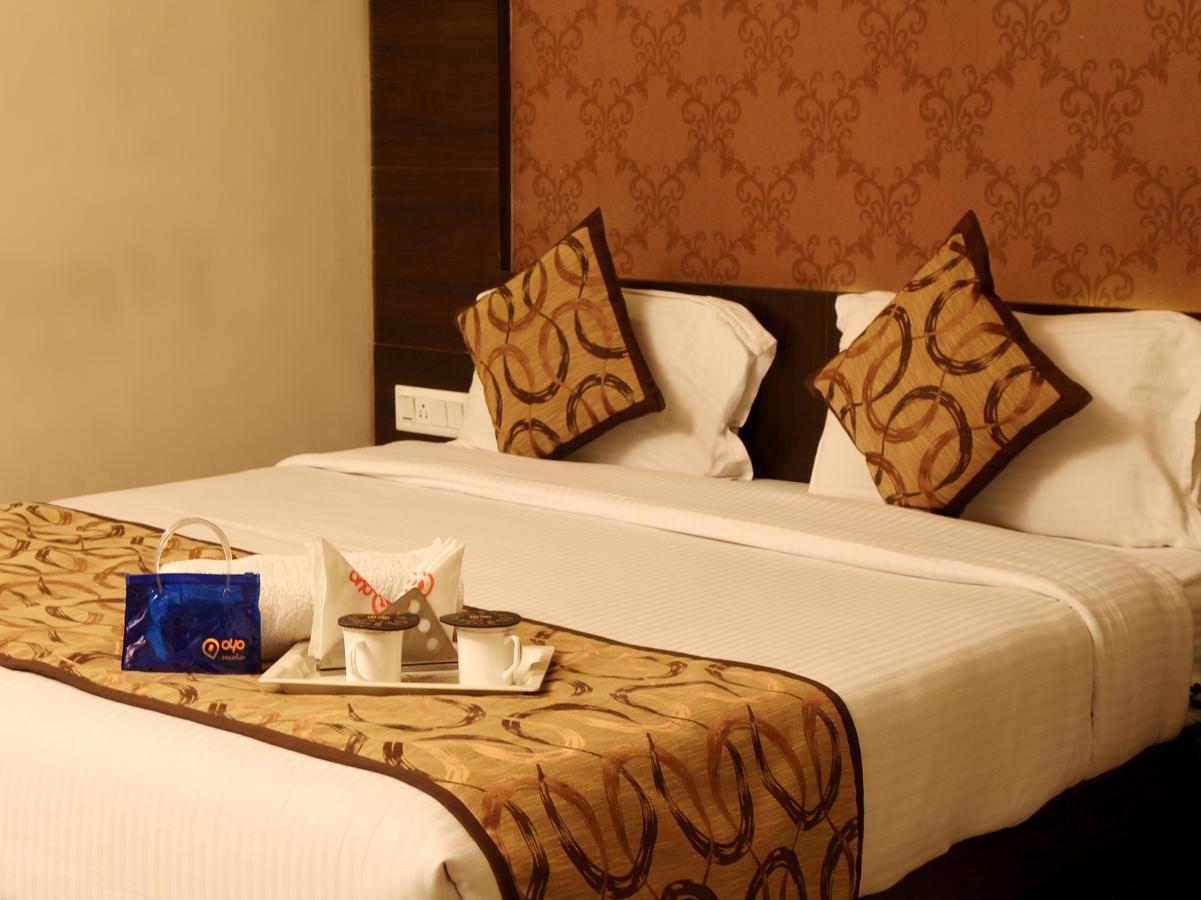 Oyo 905 Galaxy View Hotel Allāhābād Junction Buitenkant foto