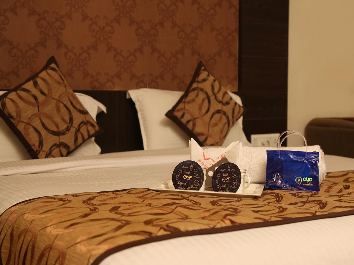 Oyo 905 Galaxy View Hotel Allāhābād Junction Buitenkant foto